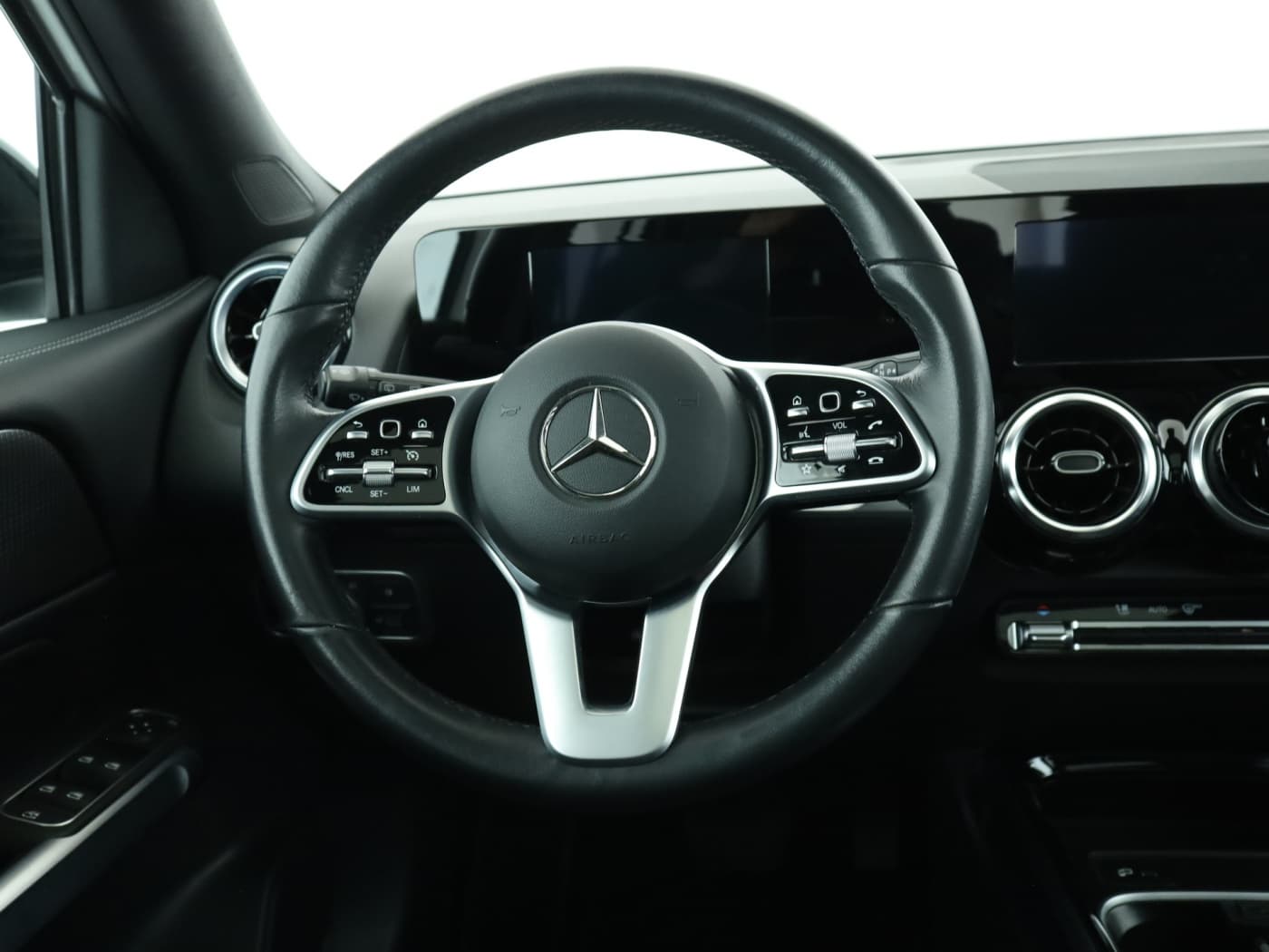 Mercedes-Benz GLB 220 d Bild 11