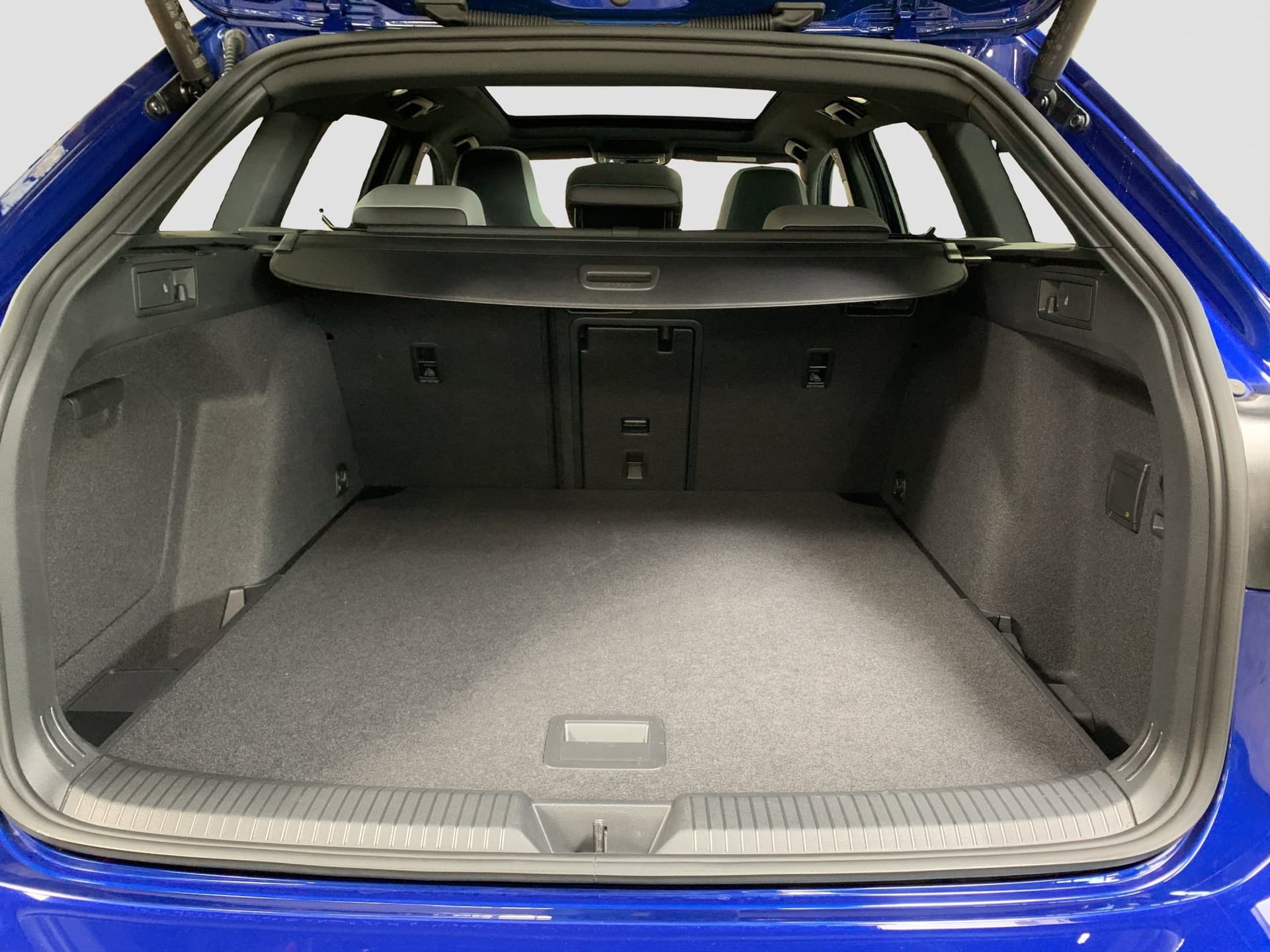 Volkswagen Golf Variant R-Line 1.5 l eTSI DSG Bild 17
