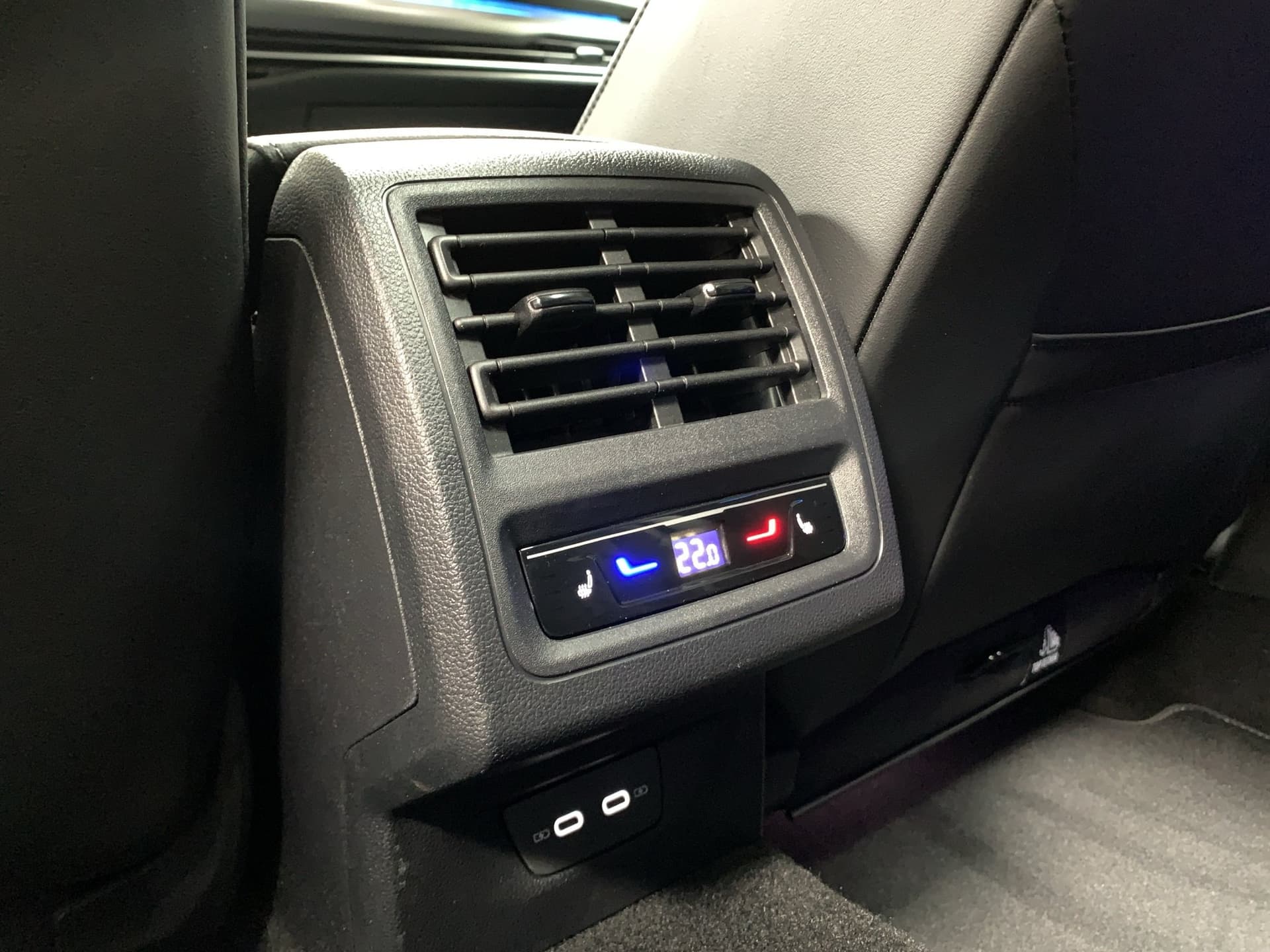 Volkswagen Golf Variant R-Line 1.5 l eTSI DSG Bild 21