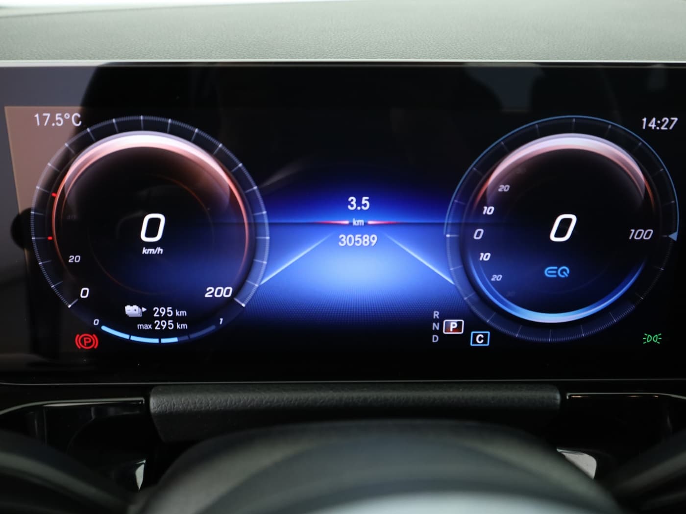 Mercedes-Benz EQA 350 4M Bild 12