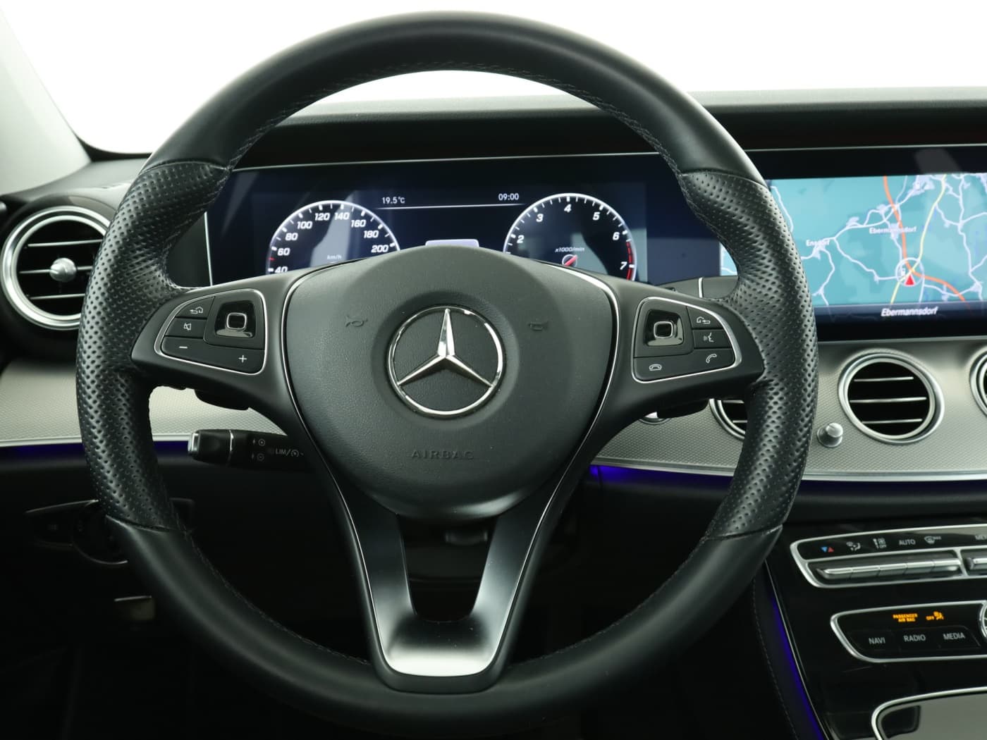 Mercedes-Benz E 200 Bild 11