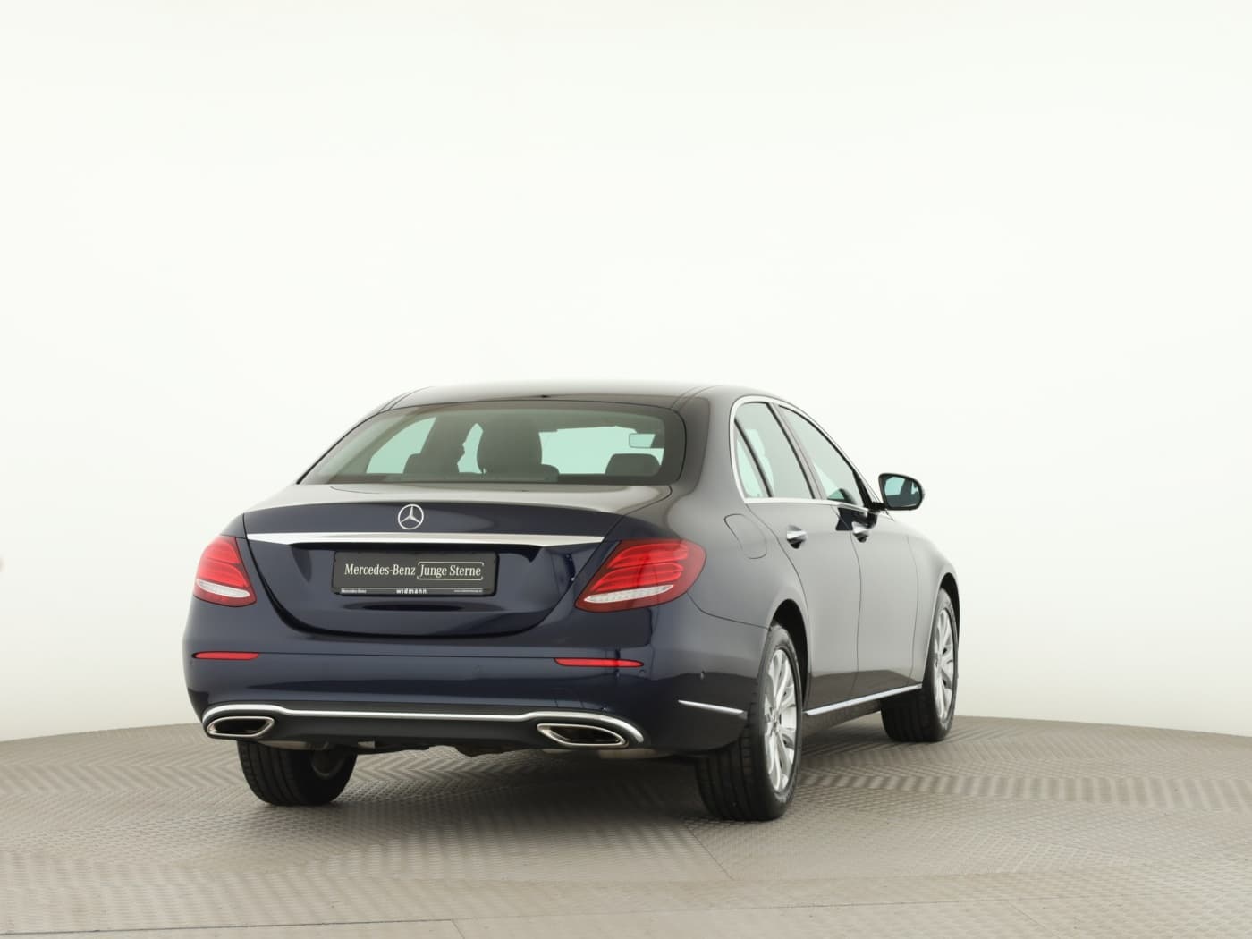 Mercedes-Benz E 200 Bild 2