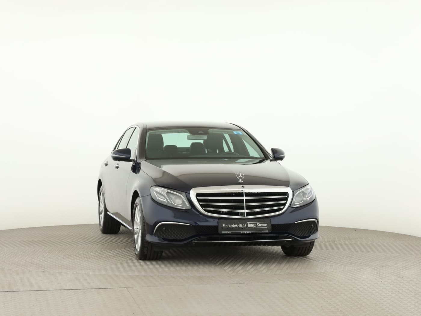 Mercedes-Benz E 200 Bild 3