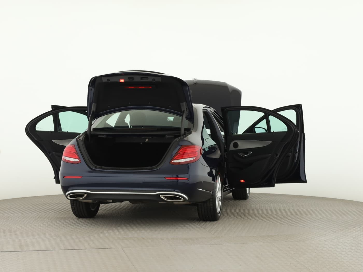 Mercedes-Benz E 200 Bild 9