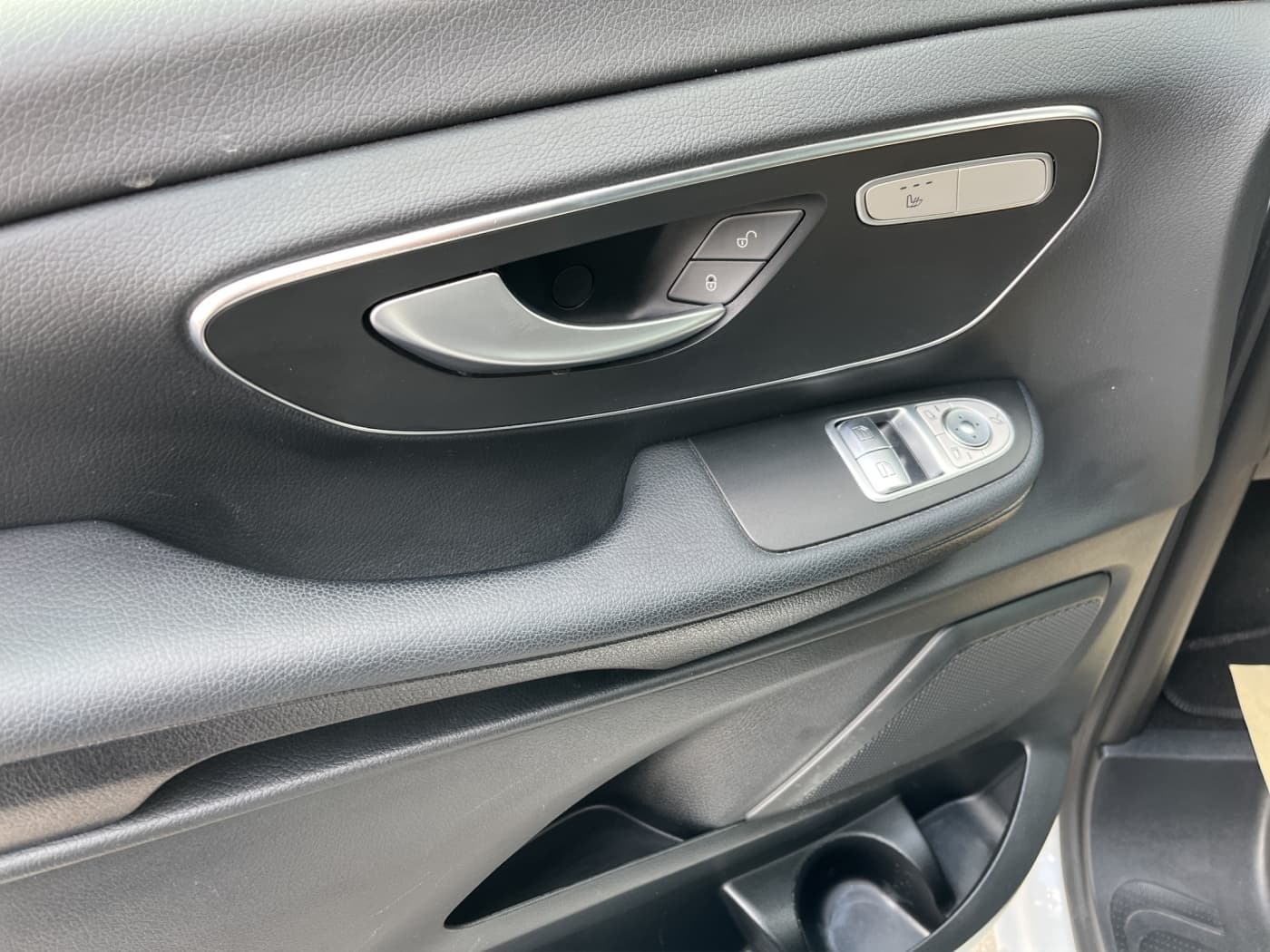 Mercedes-Benz V 220 d RISE Bild 16