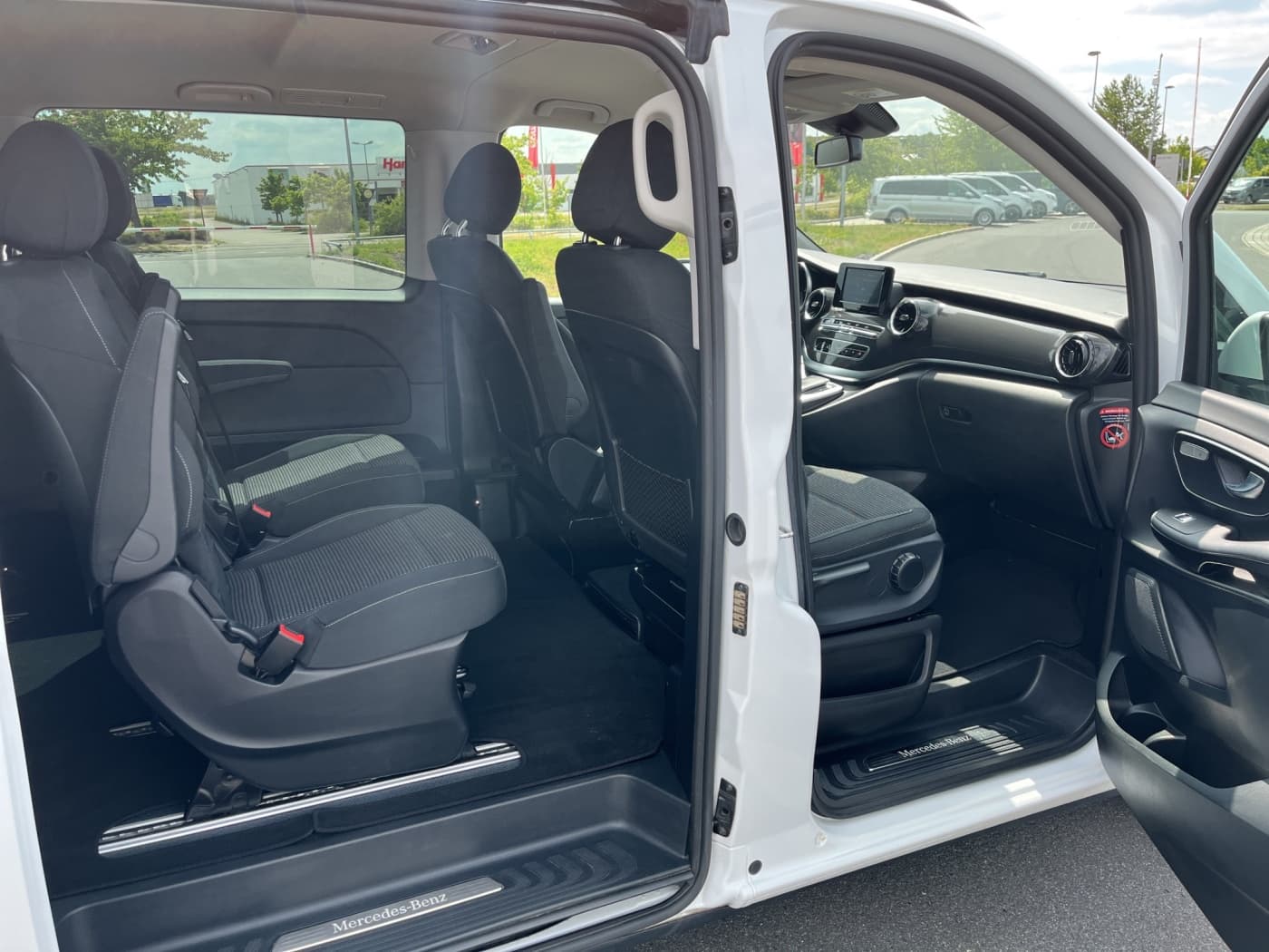 Mercedes-Benz V 220 d RISE Bild 21