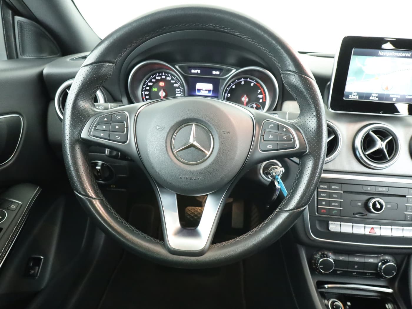 Mercedes-Benz CLA 200 Bild 11