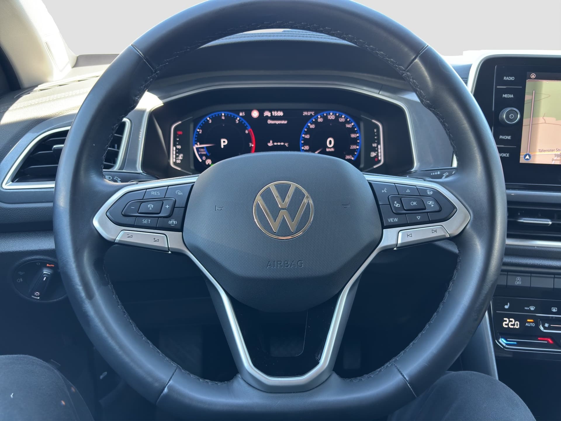 Volkswagen T-ROC Style 1.5 TSI 150 PS DSG NAVI ACC KAMERA Bild 10