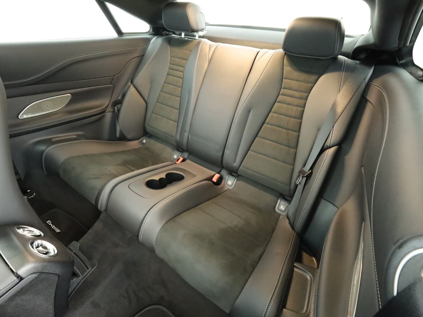 Mercedes-Benz E 200 Coup Bild 18