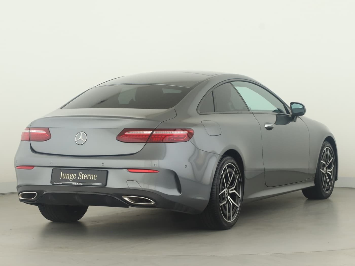 Mercedes-Benz E 200 Coup Bild 2