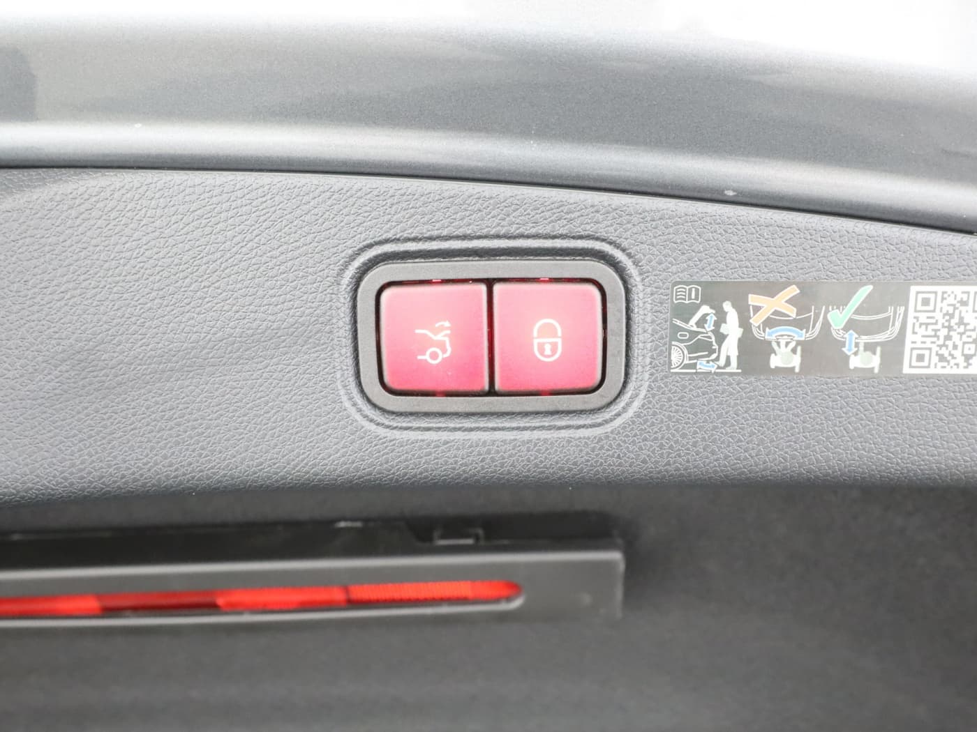 Mercedes-Benz E 200 Coup Bild 26