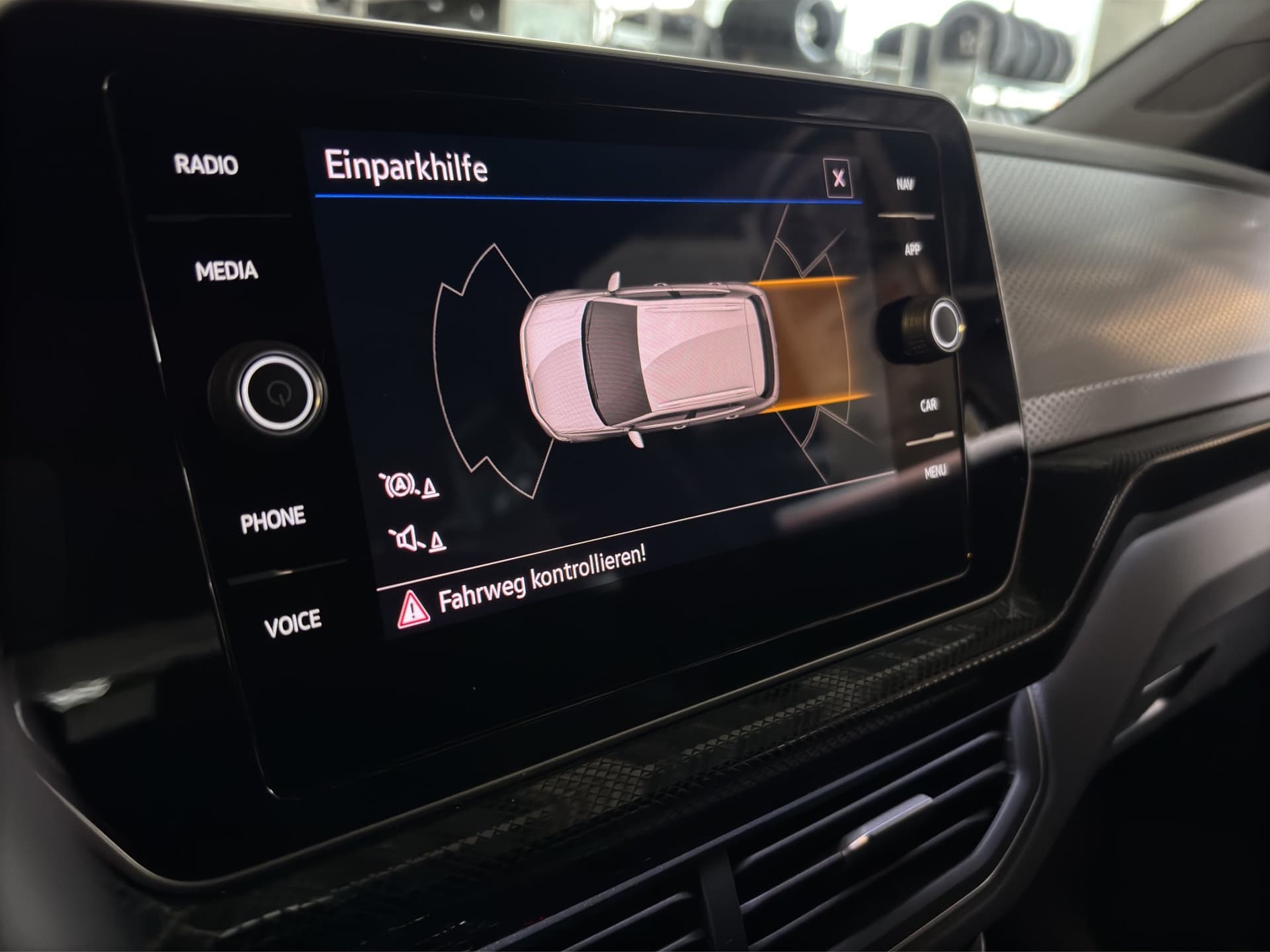 Volkswagen T-Cross Life 1.0 TSI 115 PS DSG AHK NAVI ACC Bild 22