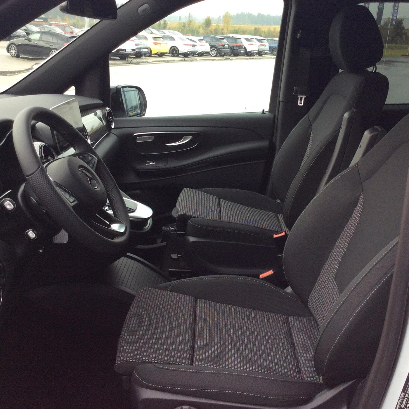 Mercedes-Benz EQV 300 lang (7 Sitzer) Bild 16