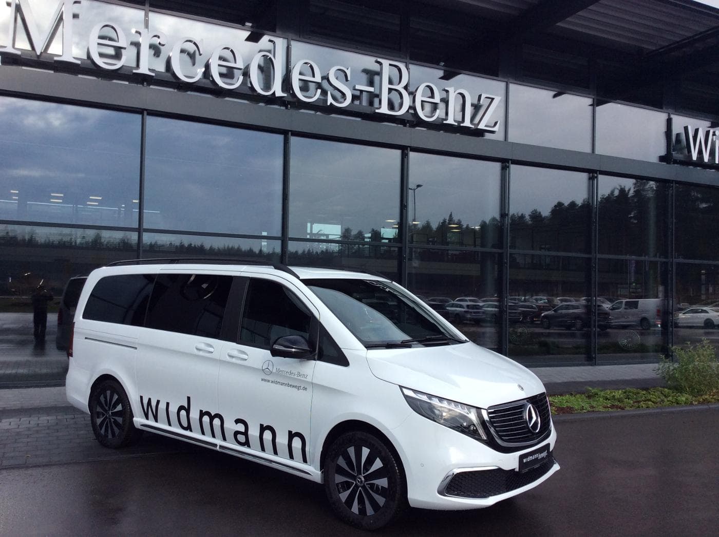 Mercedes-Benz EQV 300 lang (7 Sitzer) Bild 2