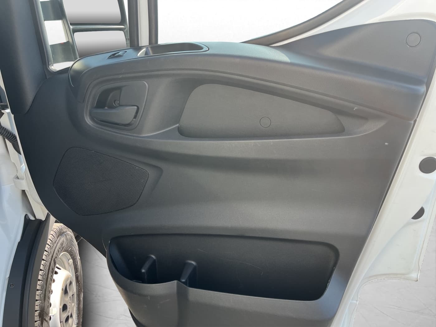 IVECO Daily Koffer LBW Bild 11