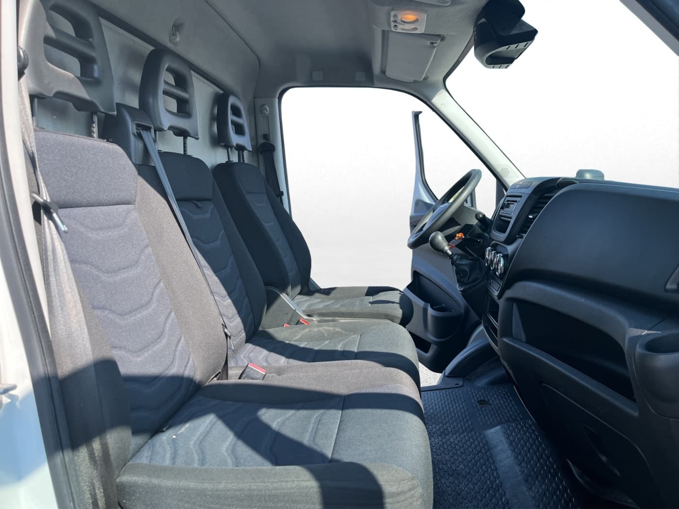 IVECO Daily Koffer LBW Bild 13