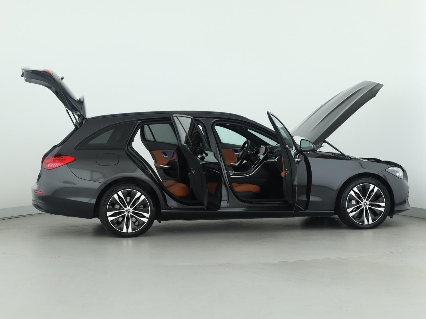 Mercedes-Benz C 300 e T Bild 8
