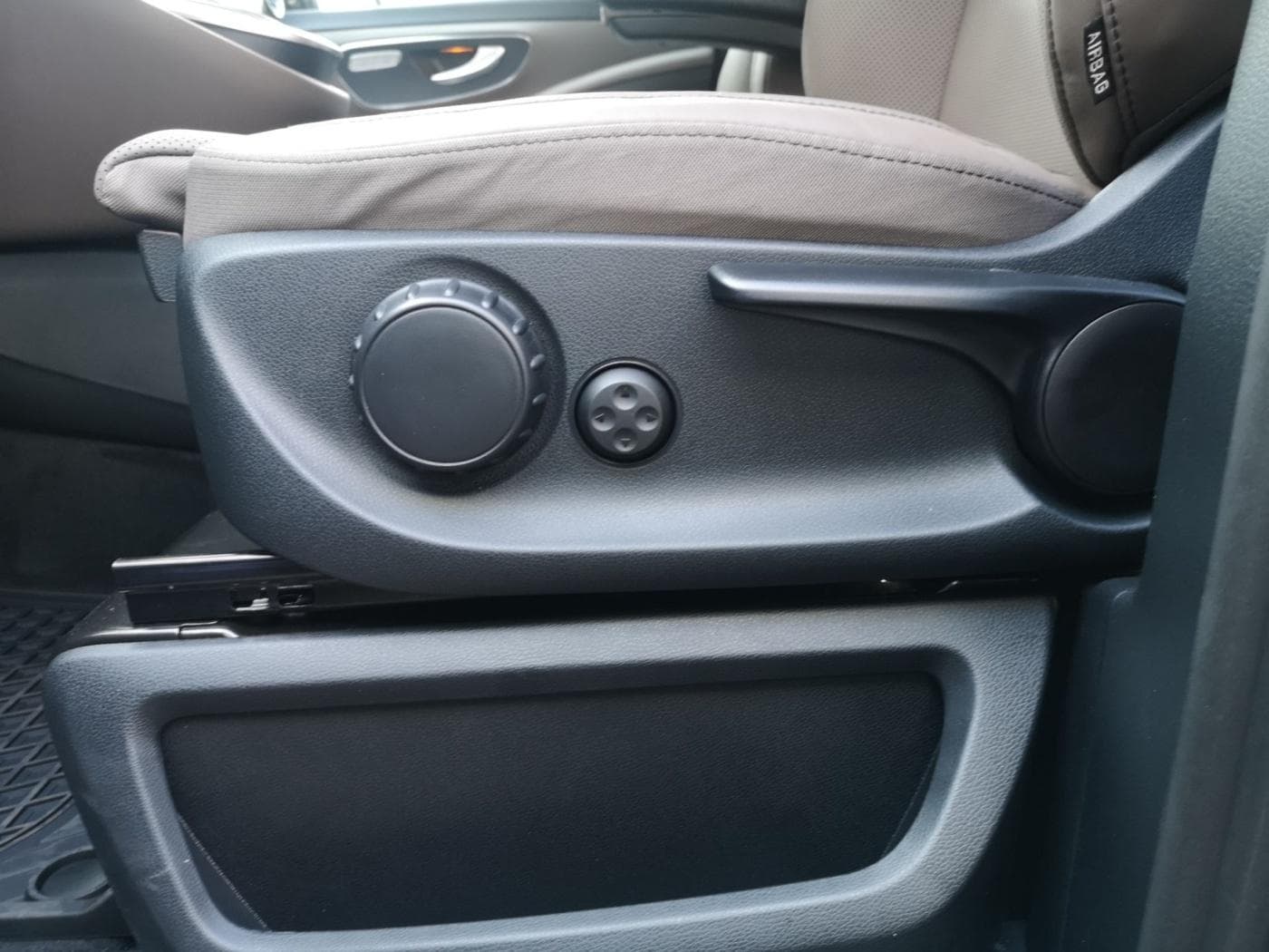 Mercedes-Benz V-Klasse V 300 d AVANTGARDE EDITION Lang Bild 19