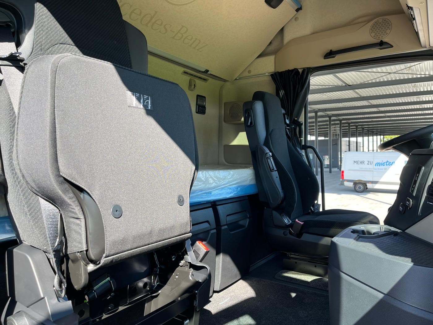 Mercedes-Benz Actros 1848 LS Bild 18