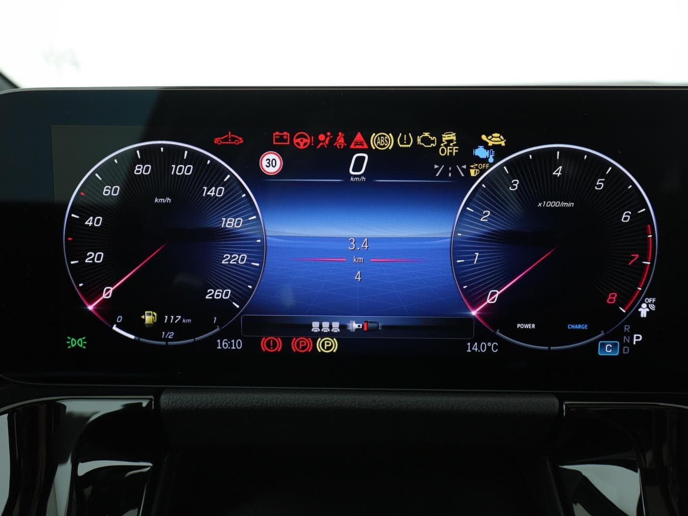 Mercedes-Benz GLA 220 4MATIC Bild 12