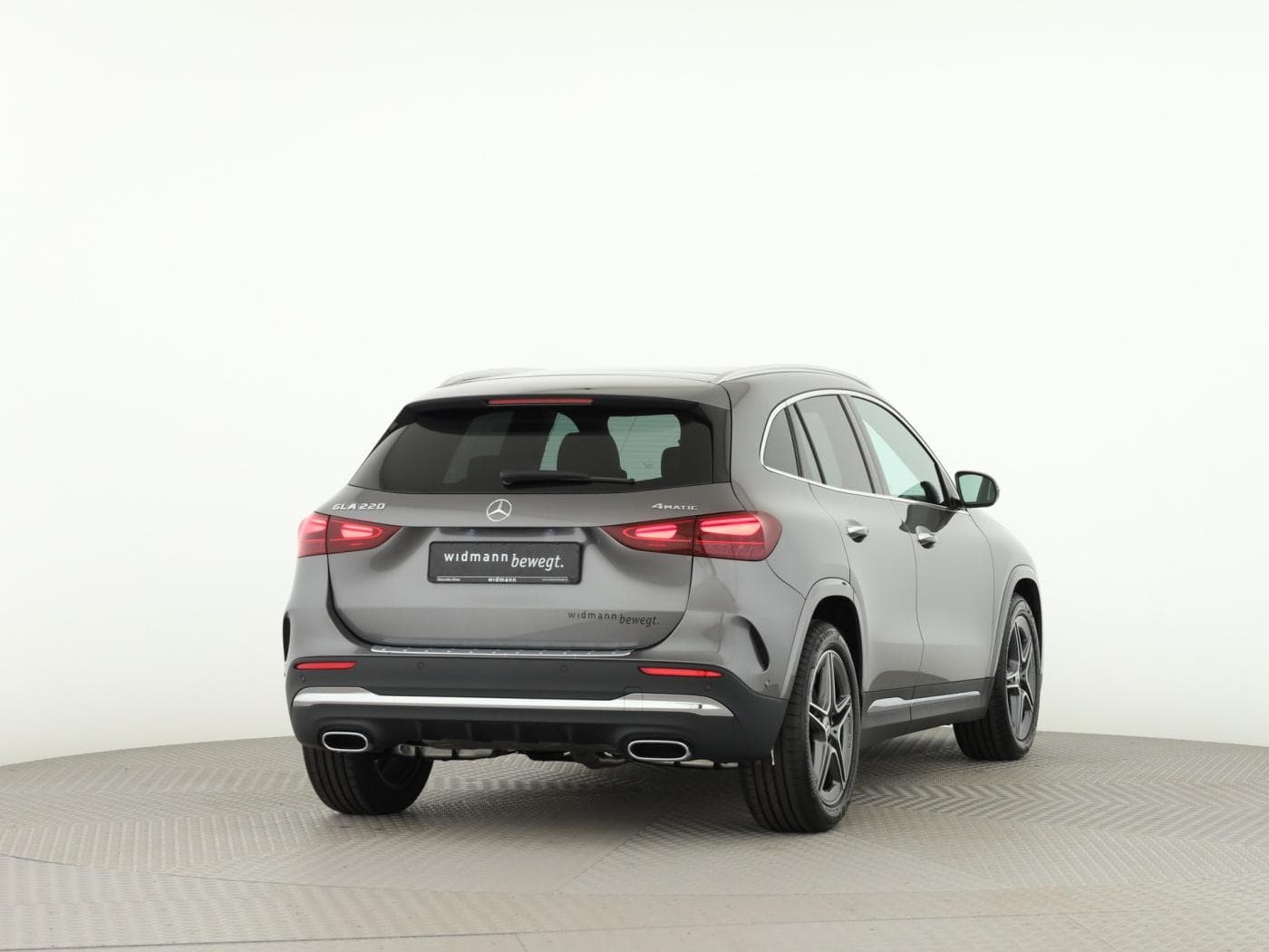 Mercedes-Benz GLA 220 4MATIC Bild 2