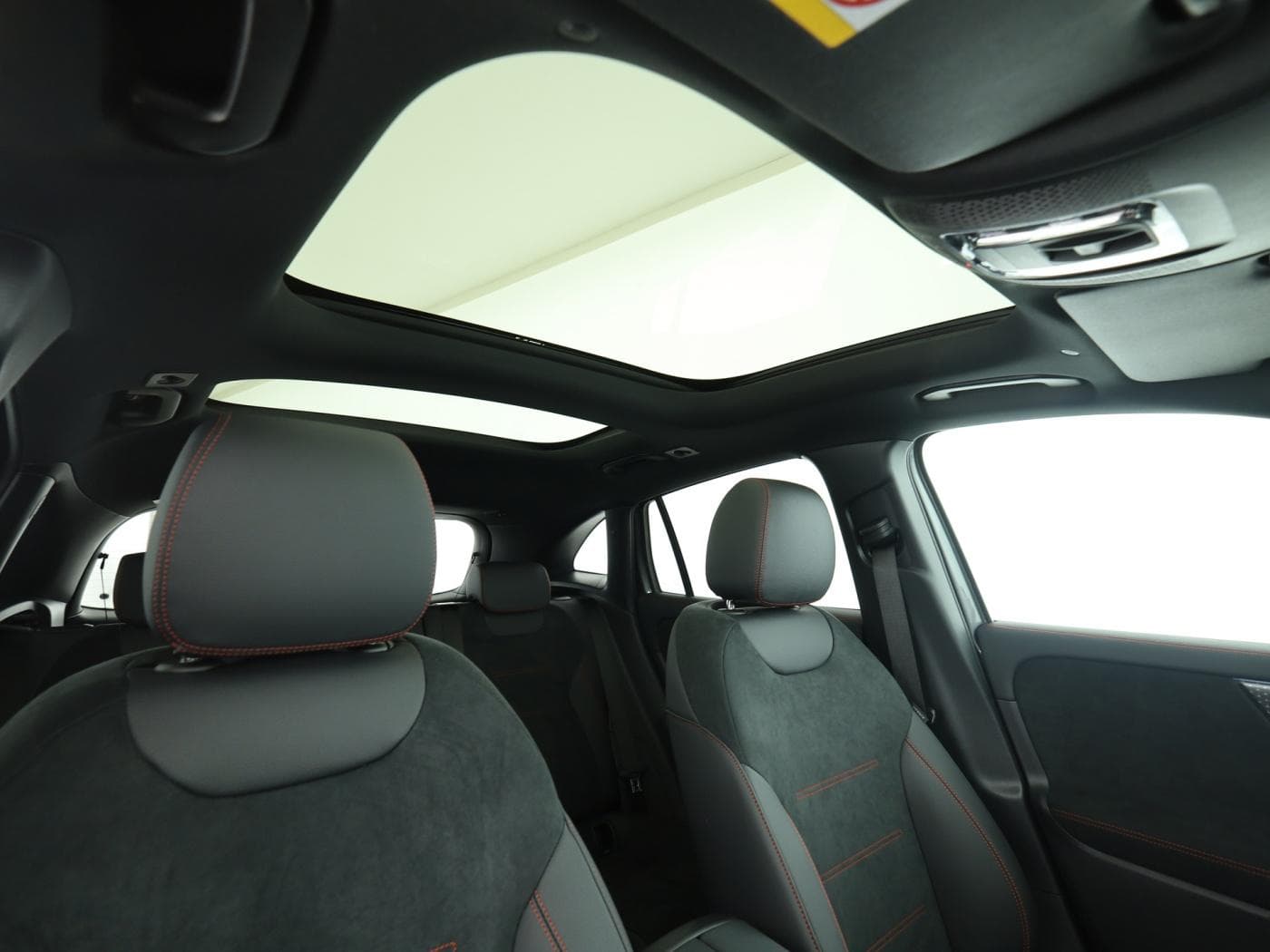 Mercedes-Benz GLA 220 4MATIC Bild 21