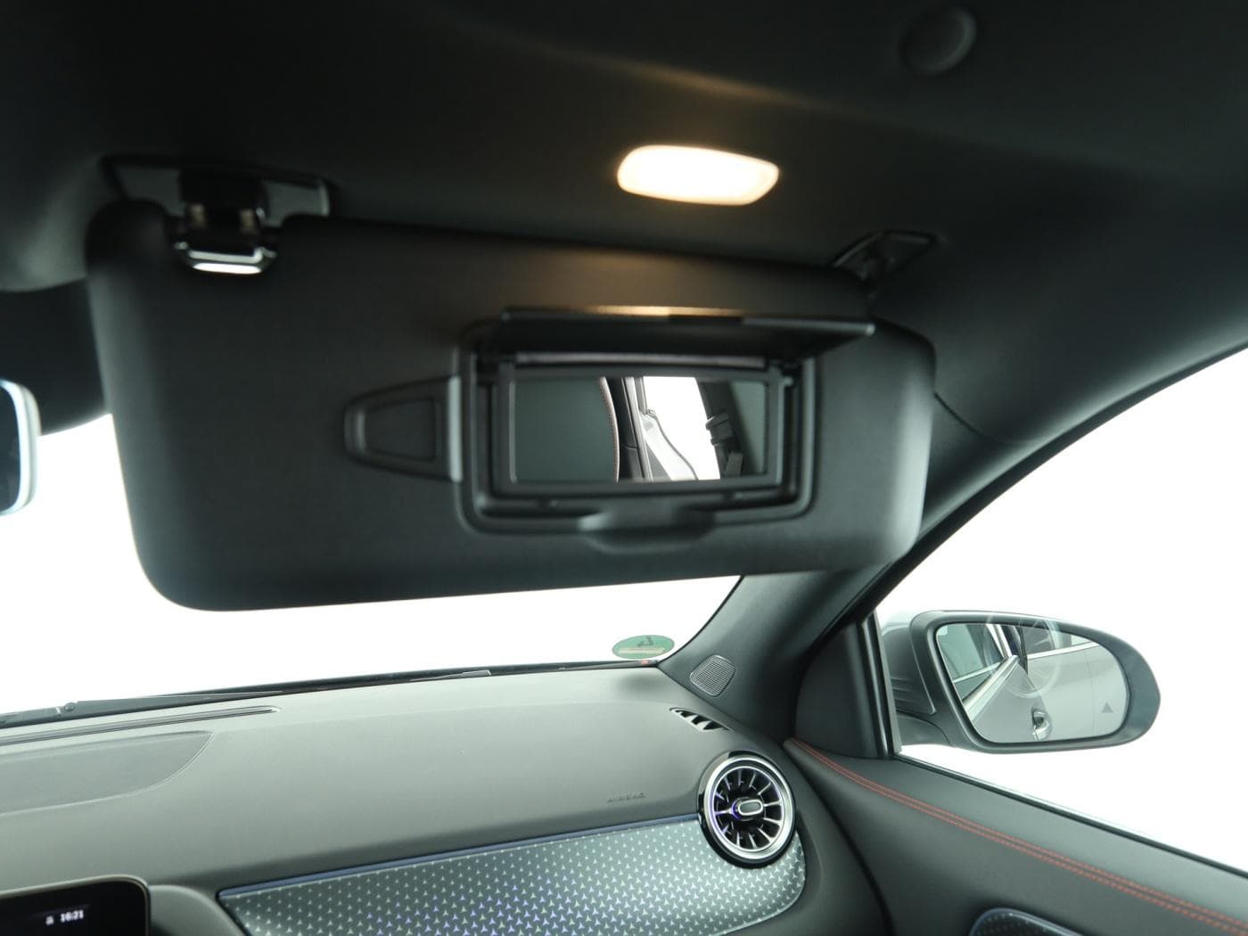 Mercedes-Benz GLA 220 4MATIC Bild 24