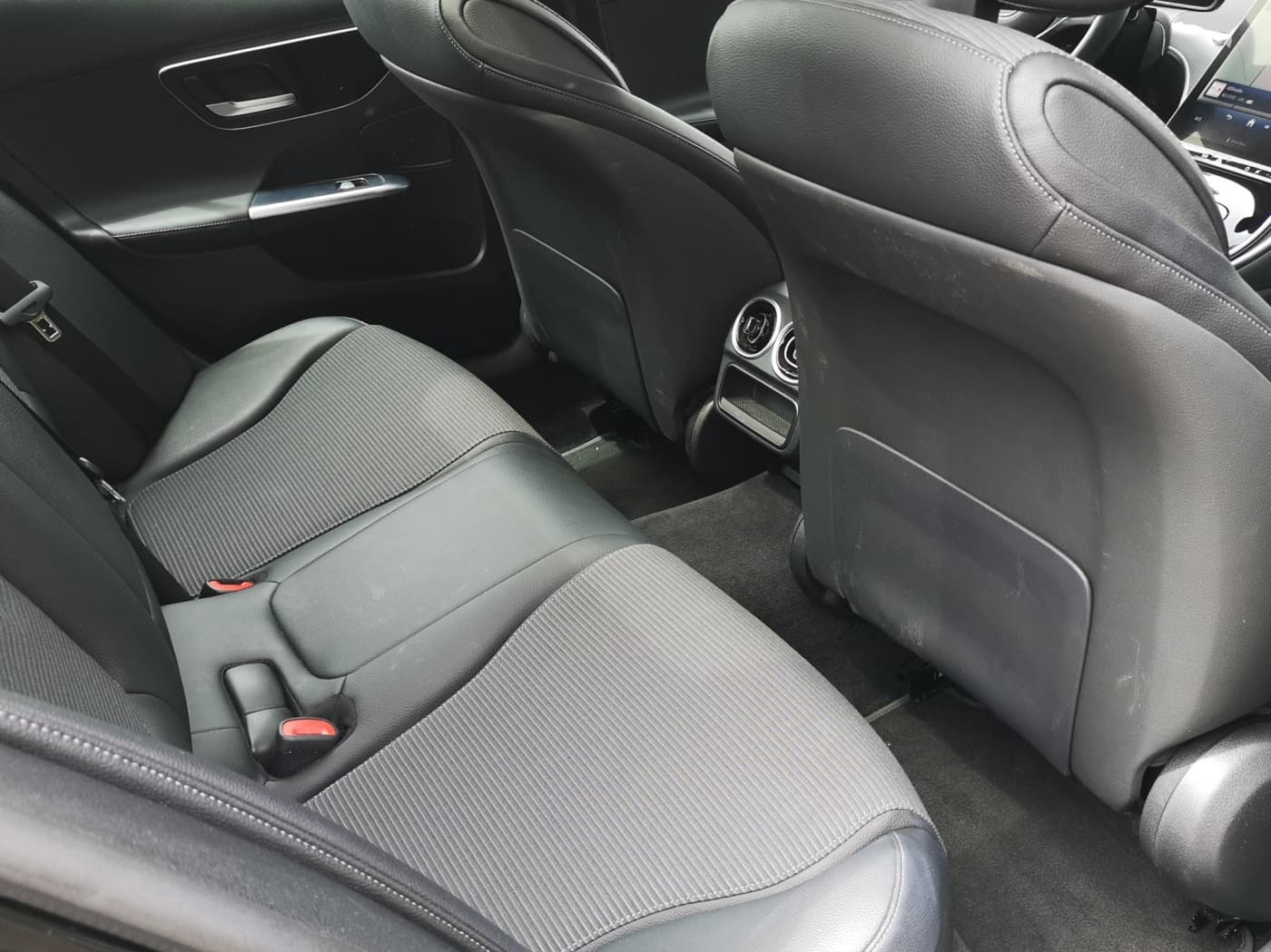Mercedes-Benz C 220 d T Bild 17