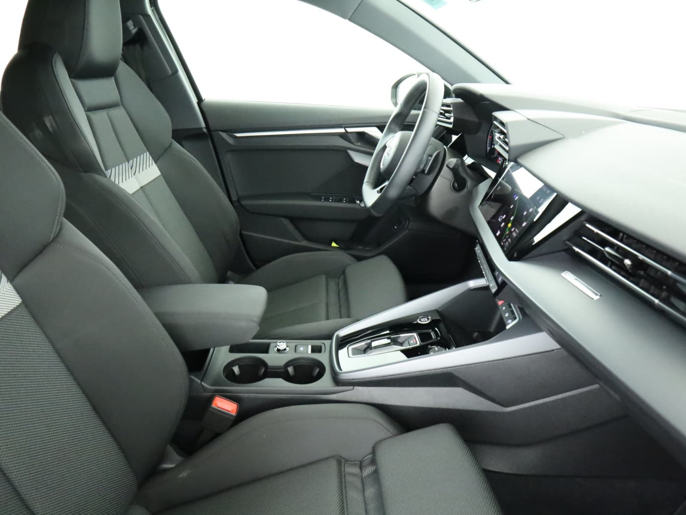 Audi A3 Lim 35 2.0 TDI Bild 17