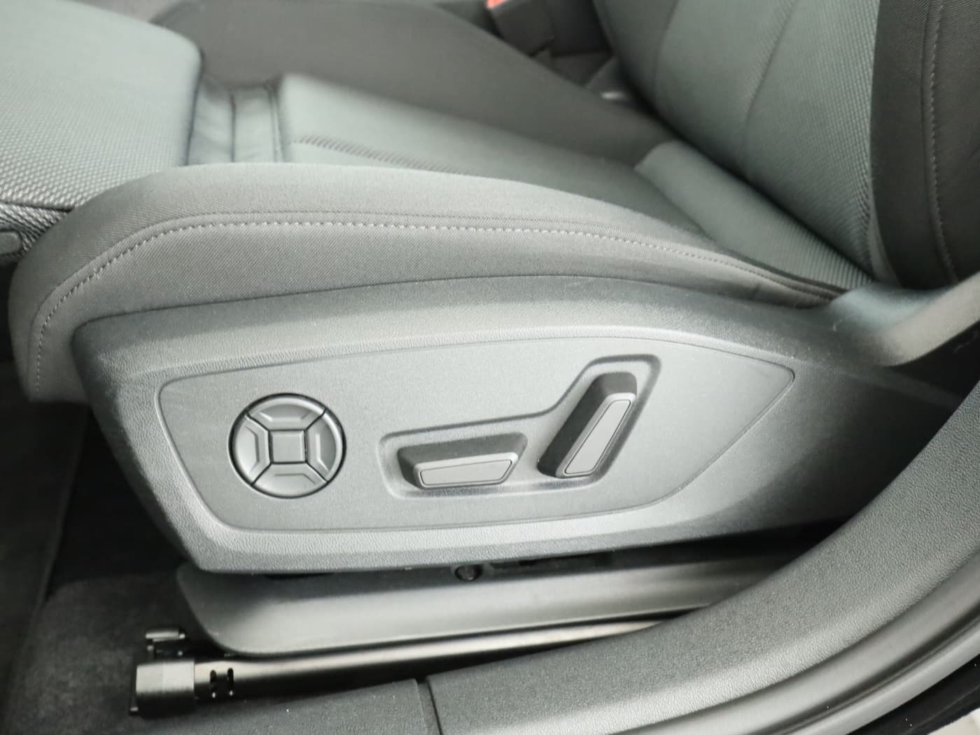 Audi A3 Lim 35 2.0 TDI Bild 24