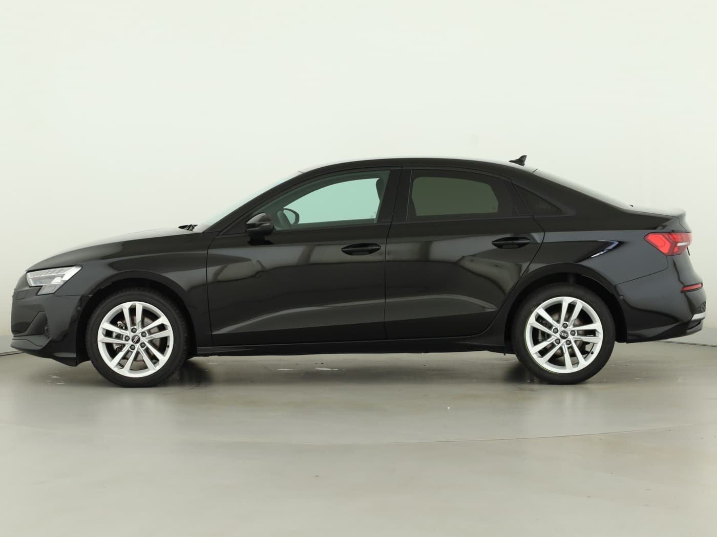 Audi A3 Lim 35 2.0 TDI Bild 7