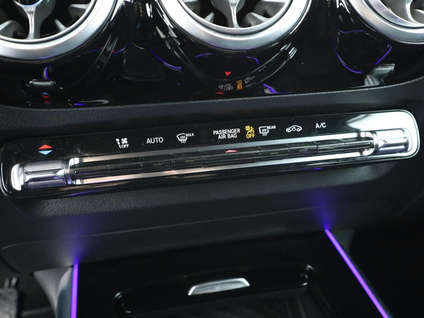 Mercedes-Benz GLA 200 Bild 14