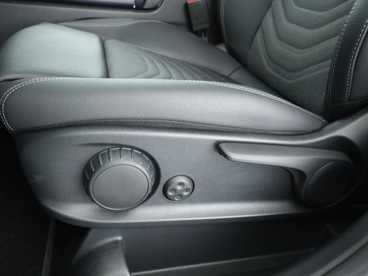 Mercedes-Benz GLA 200 Bild 25