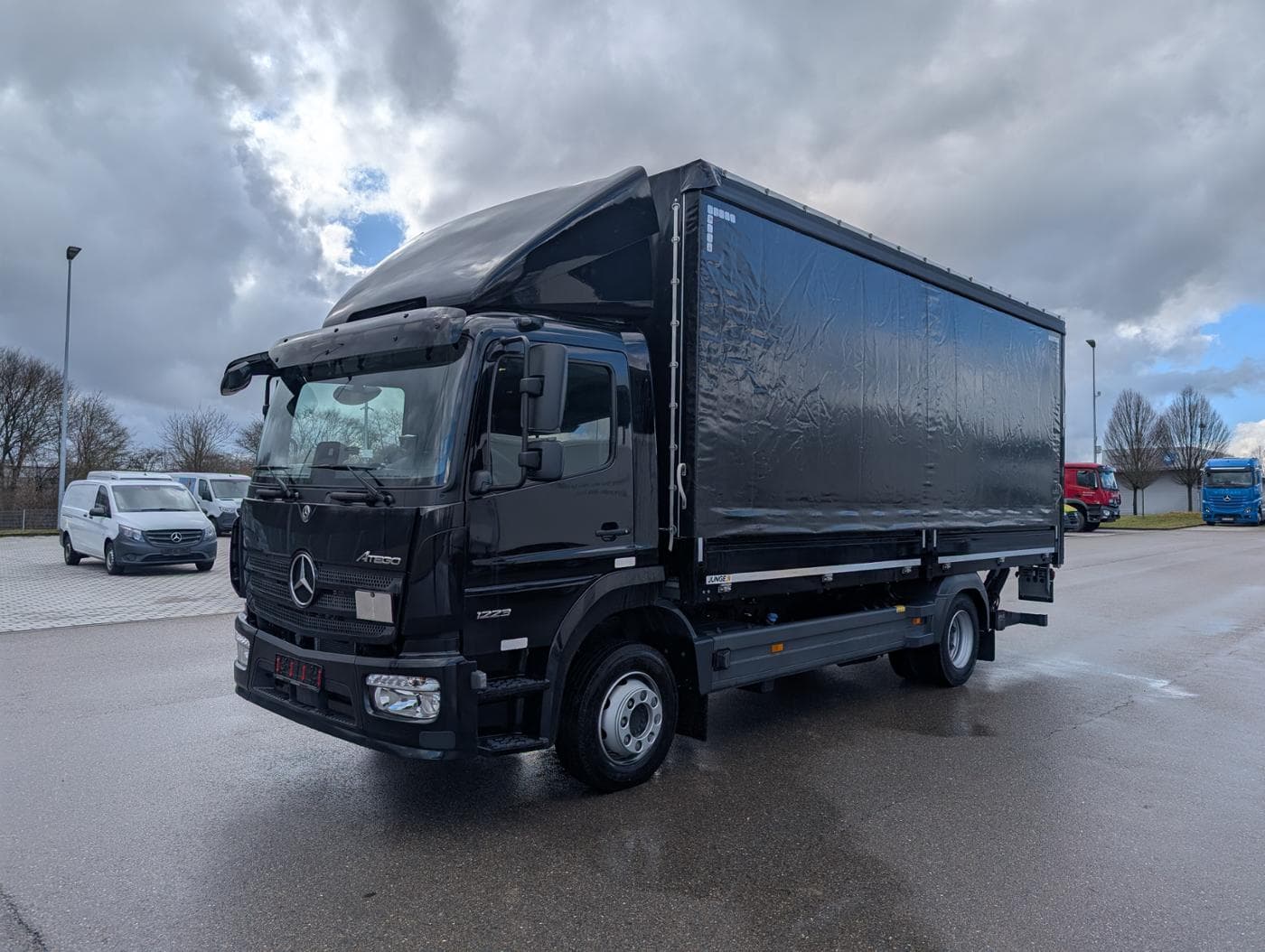 Mercedes-Benz Atego 1223 L 4x2 Bild 1