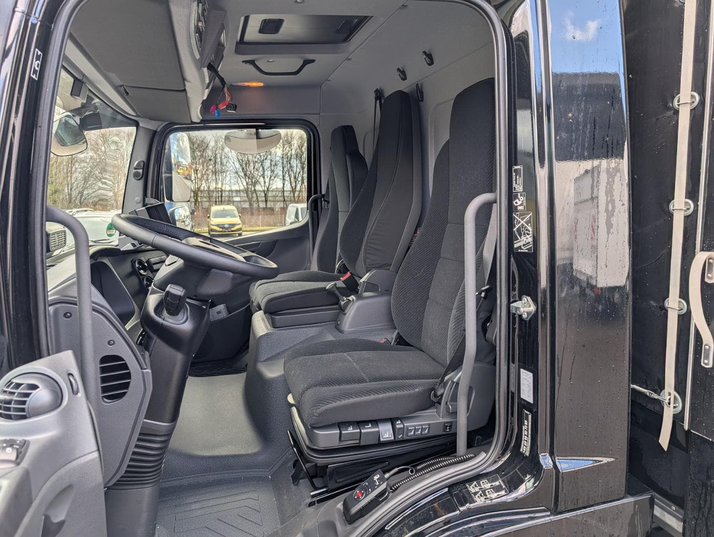 Mercedes-Benz Atego 1223 L 4x2 Bild 10
