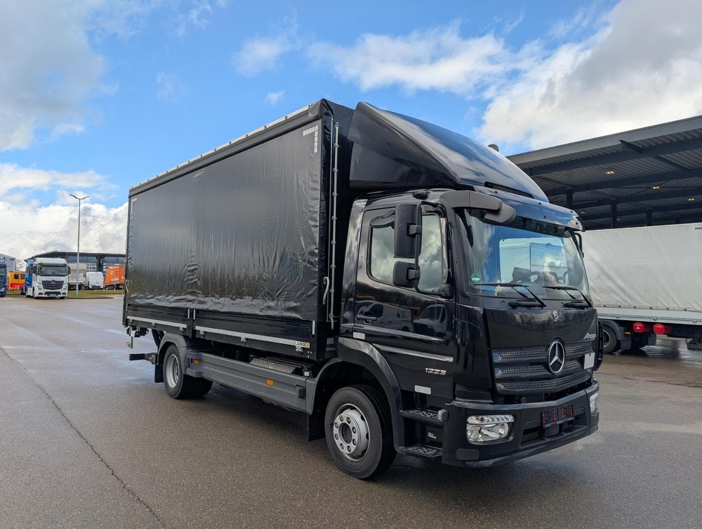 Mercedes-Benz Atego 1223 L 4x2 Bild 3