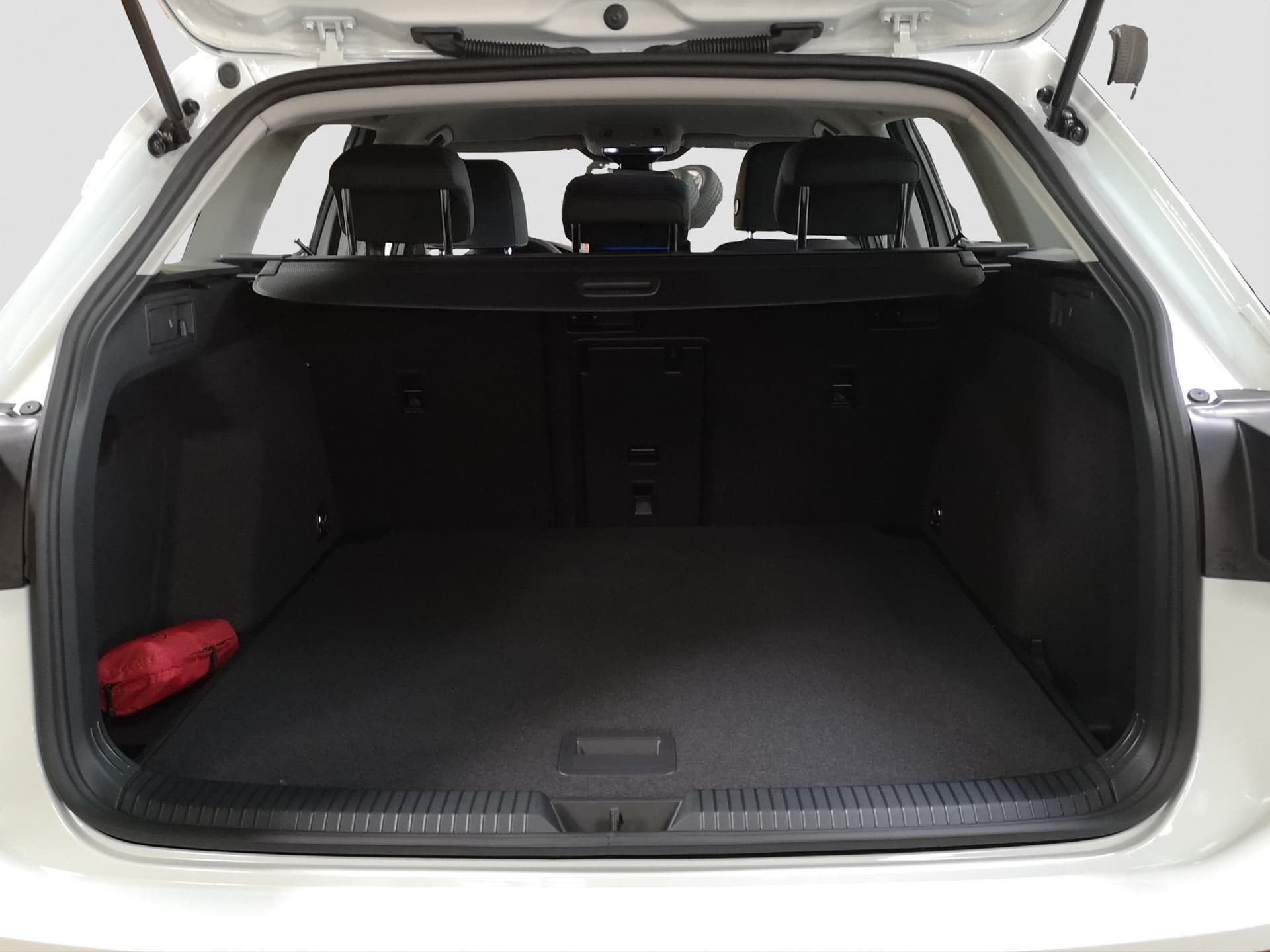 Volkswagen Golf Variant Life 1.5 l eTSI OPF DSG Bild 17