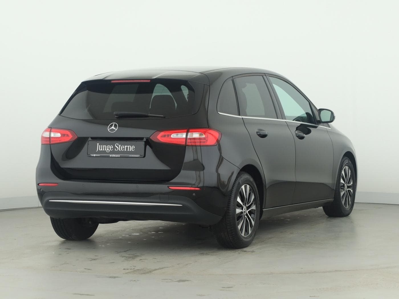 Mercedes-Benz B 180 d Bild 2