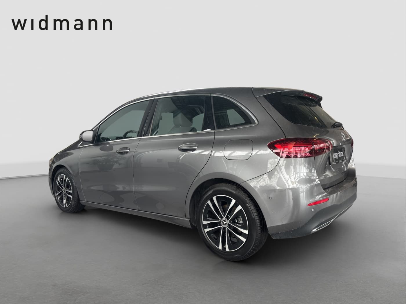 Mercedes-Benz B 180 Bild 8