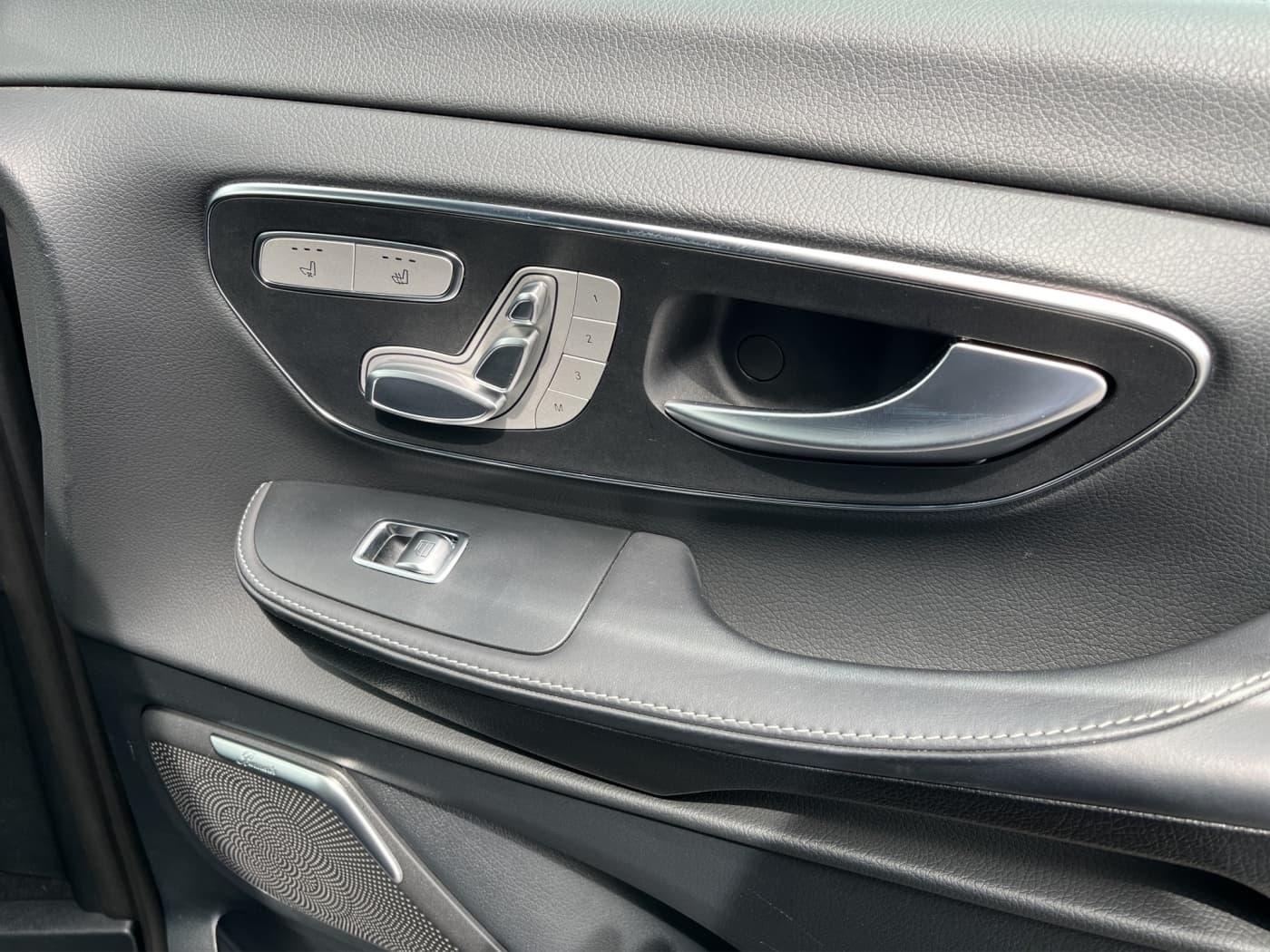 Mercedes-Benz V 300 d 4MATIC EXCLUSIVE EDITION AMG Bild 13