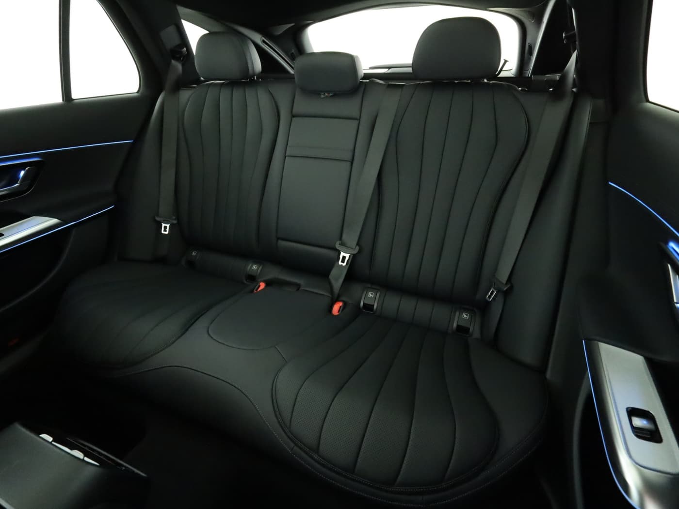 Mercedes-Benz E 300 de 4MATIC T-Modell mit EQ Hybrid Technologie Bild 18