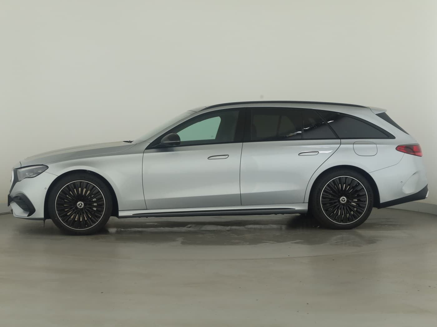 Mercedes-Benz E 300 de 4MATIC T-Modell mit EQ Hybrid Technologie Bild 7