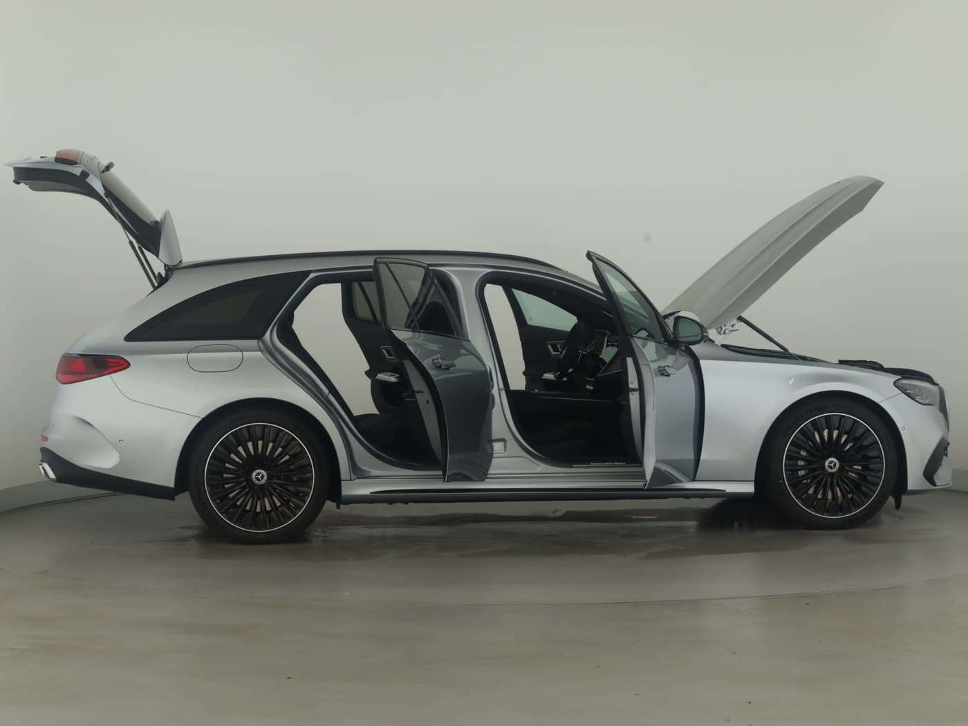 Mercedes-Benz E 300 de 4MATIC T-Modell mit EQ Hybrid Technologie Bild 8