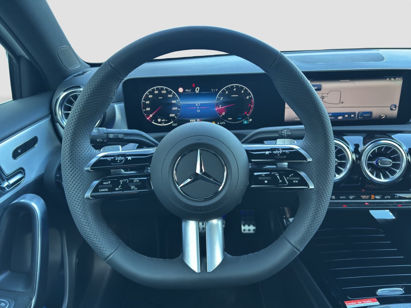 Mercedes-Benz A180 Bild 10