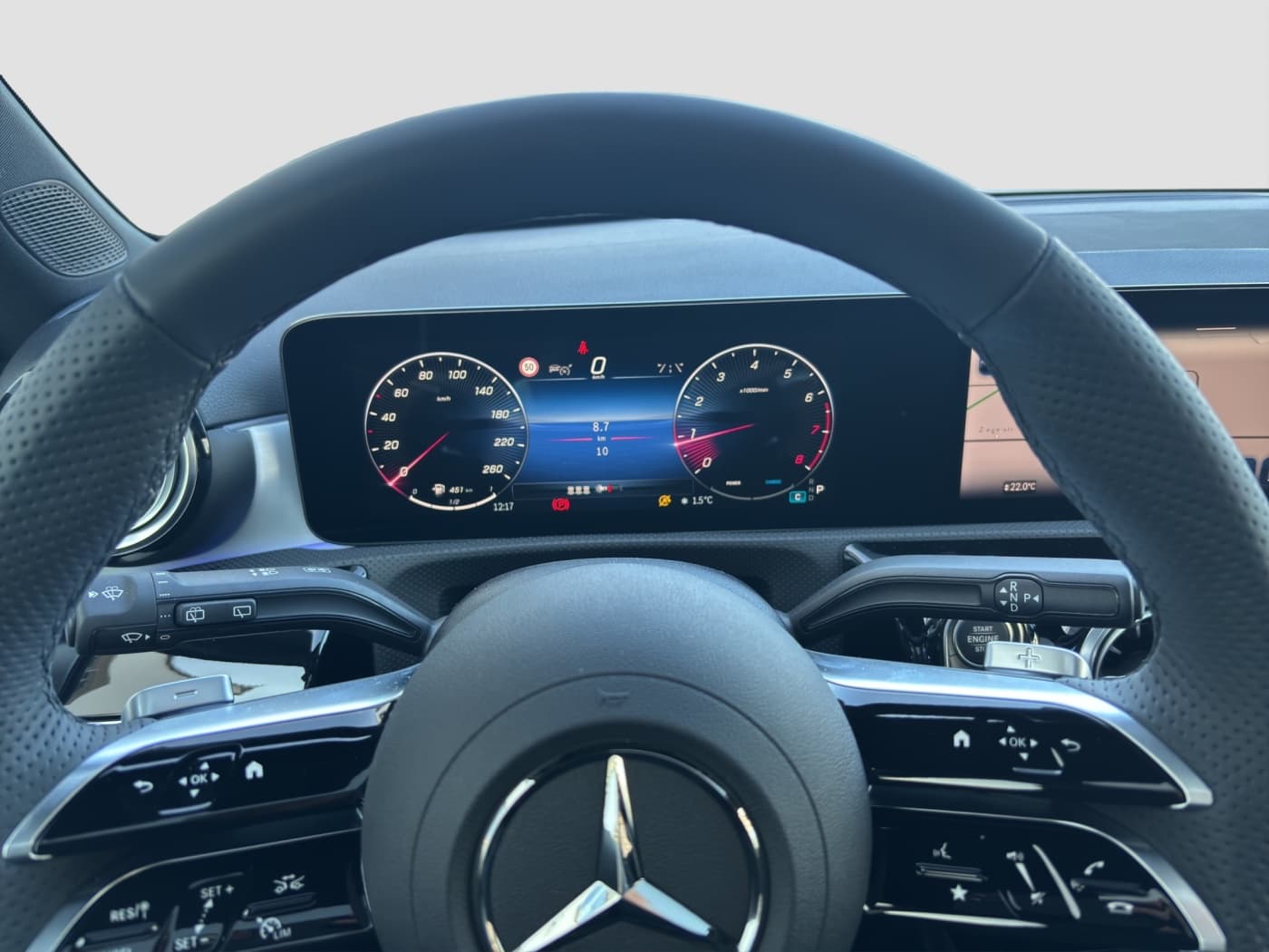 Mercedes-Benz A180 Bild 11
