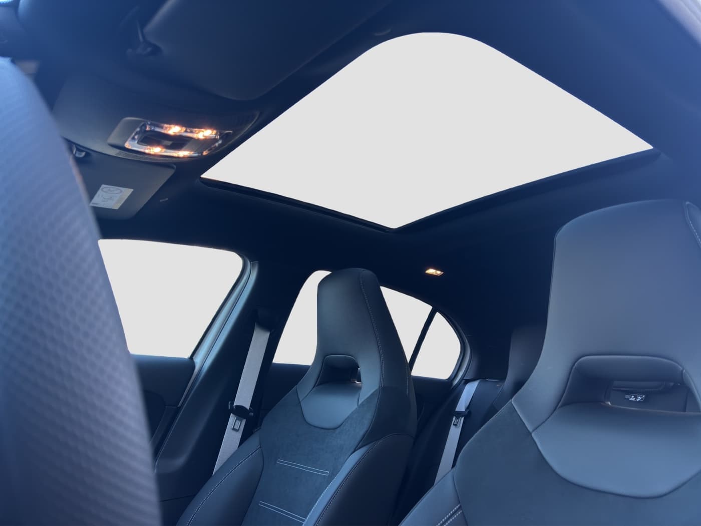 Mercedes-Benz A180 Bild 16