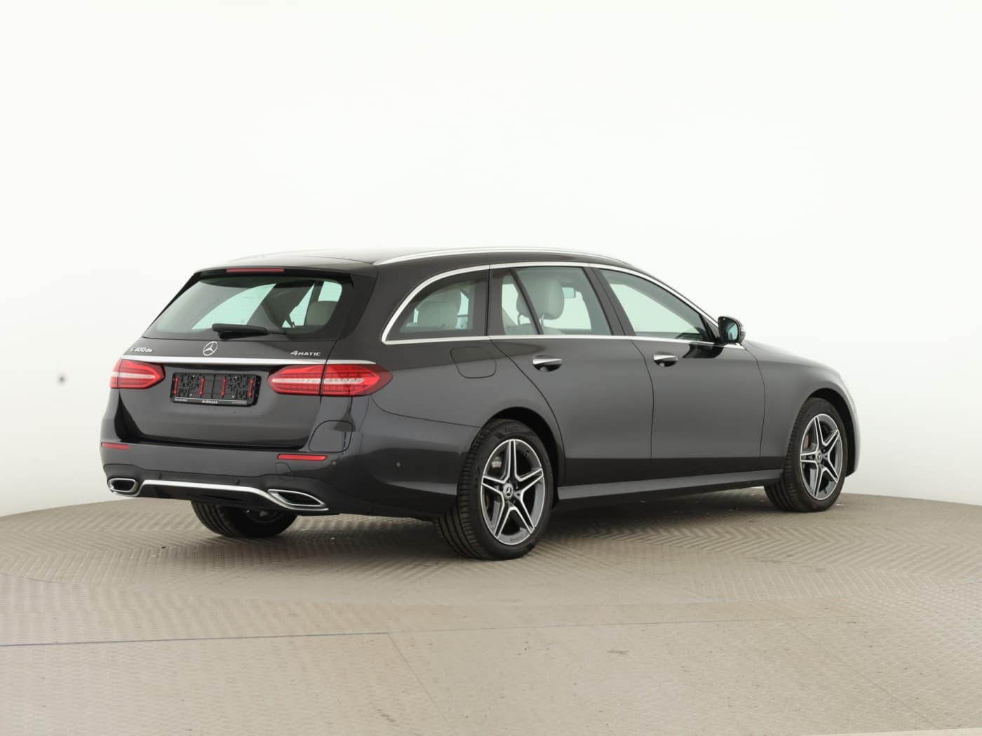 Mercedes-Benz E 300 de 4M T Bild 6