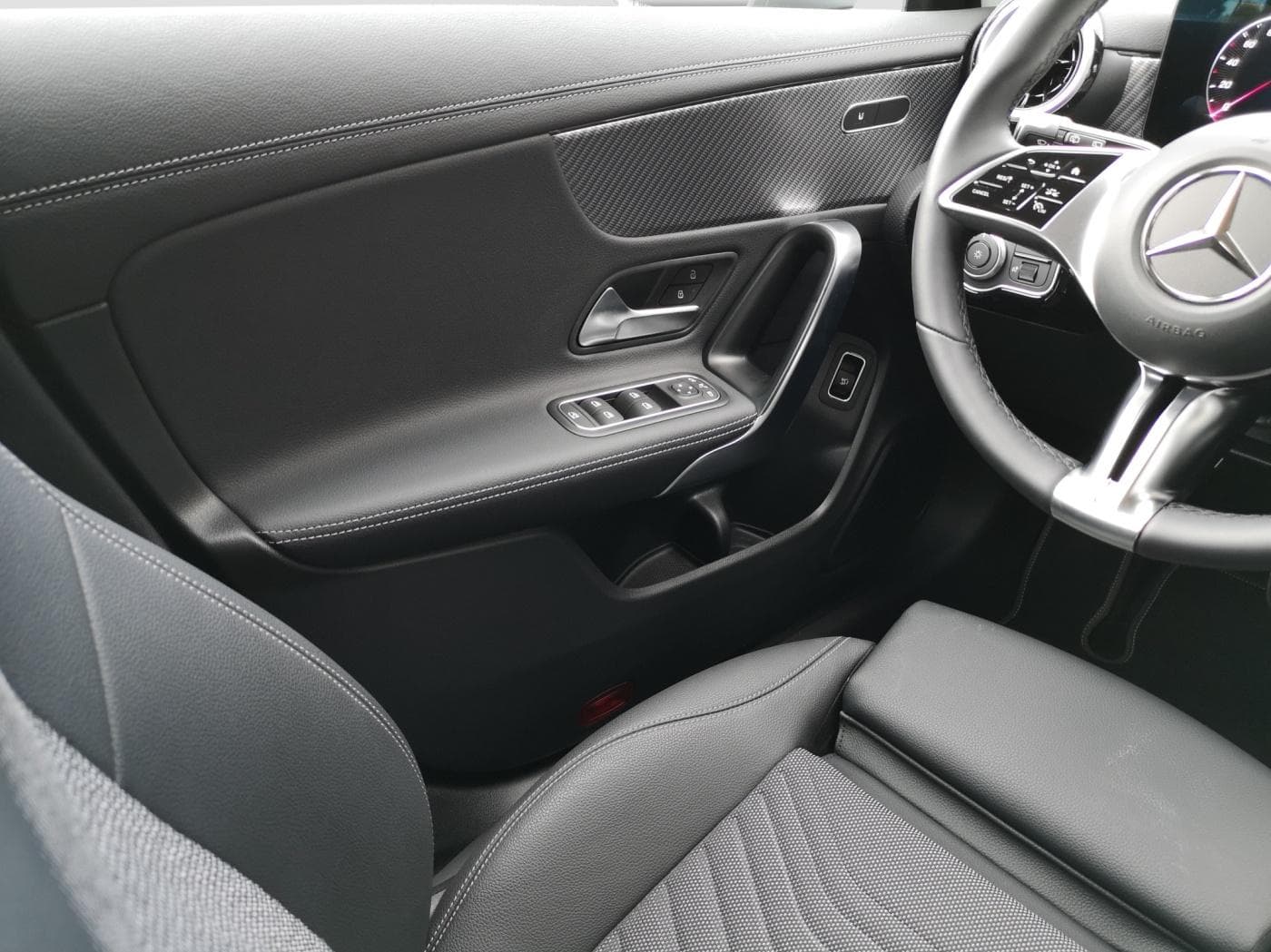 Mercedes-Benz CLA 180 SB Bild 11