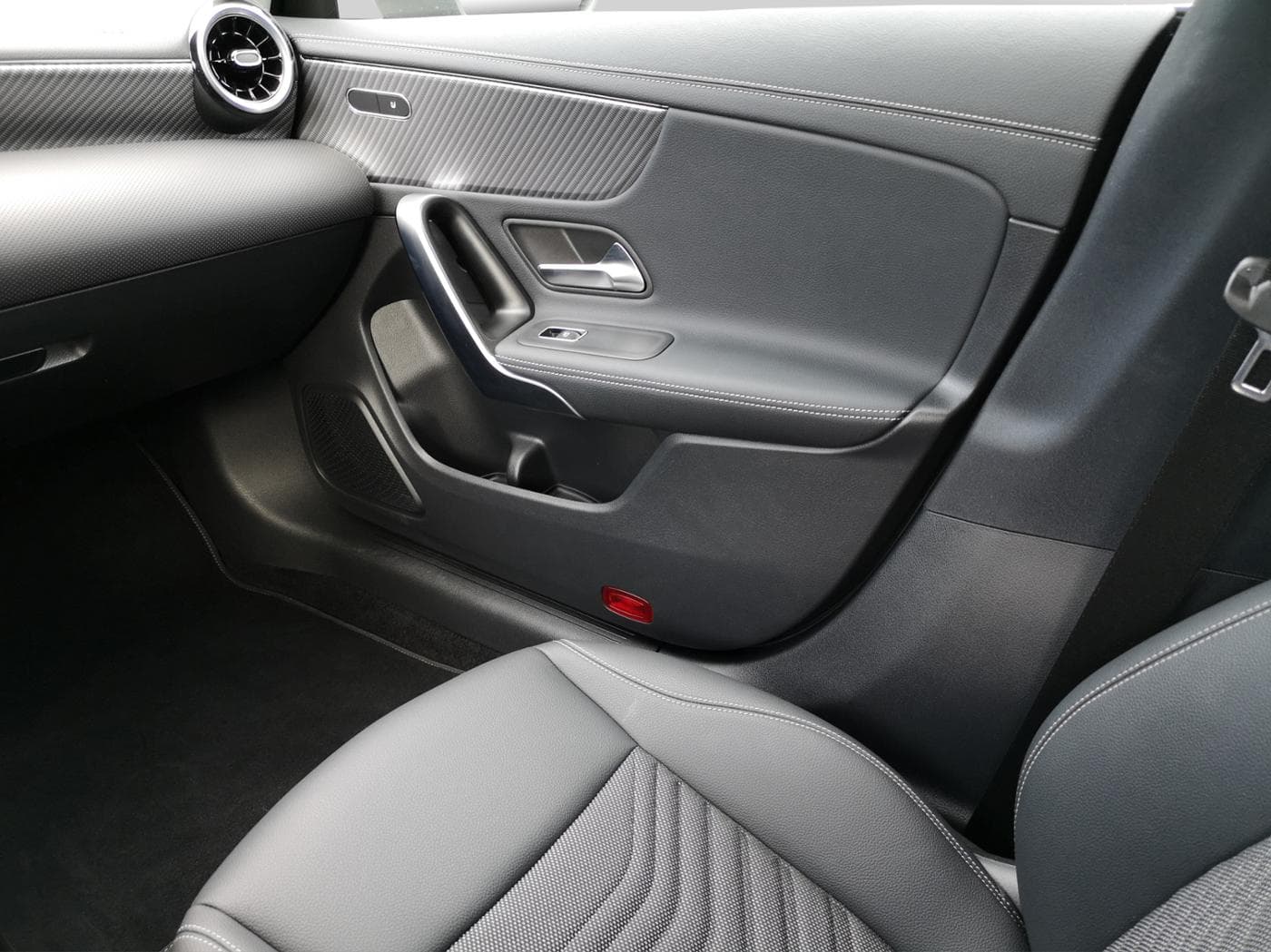 Mercedes-Benz CLA 180 SB Bild 14