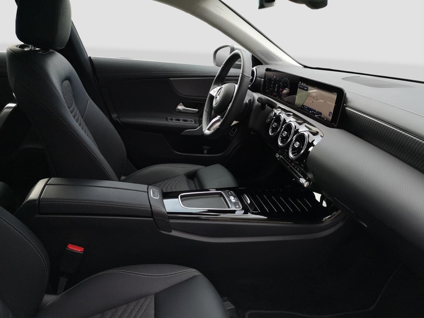 Mercedes-Benz CLA 180 SB Bild 15
